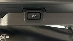 2022 (22) LAND ROVER DISCOVERY 3.0 D300 R-Dynamic SE 5dr Auto 4823893