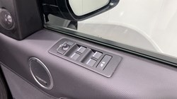 2022 (22) LAND ROVER DISCOVERY 3.0 D300 R-Dynamic SE 5dr Auto 4823863