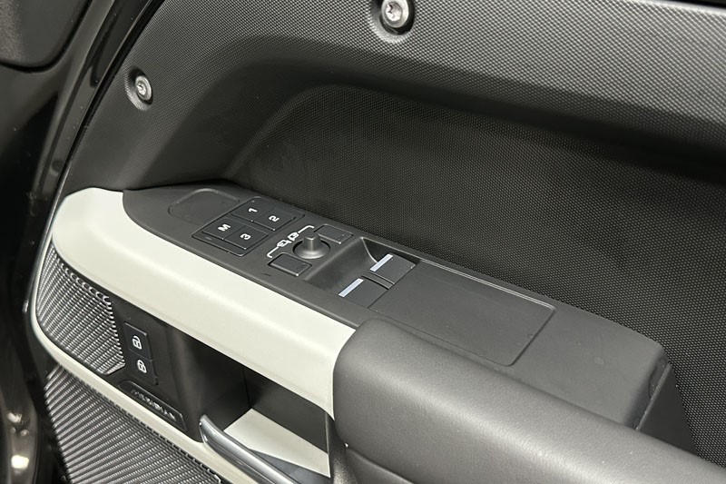 2024 (24) LAND ROVER DEFENDER 3.0 D250 X-Dynamic HSE 90 3dr Auto 4841441