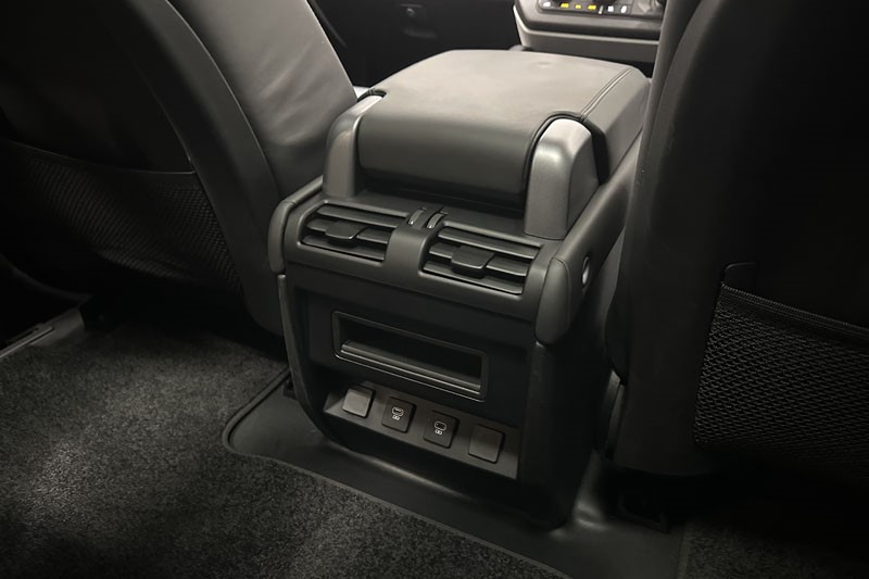 2024 (24) LAND ROVER DEFENDER 3.0 D250 X-Dynamic HSE 90 3dr Auto 4841437