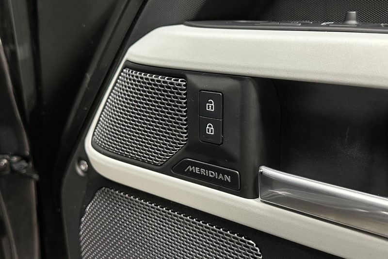 2024 (24) LAND ROVER DEFENDER 3.0 D250 X-Dynamic HSE 90 3dr Auto 4841442