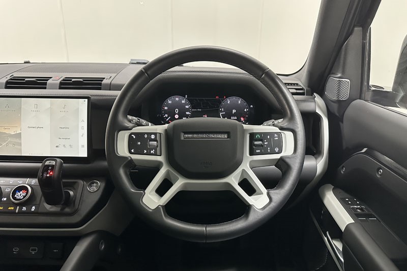 2024 (24) LAND ROVER DEFENDER 3.0 D250 X-Dynamic HSE 90 3dr Auto 4841438