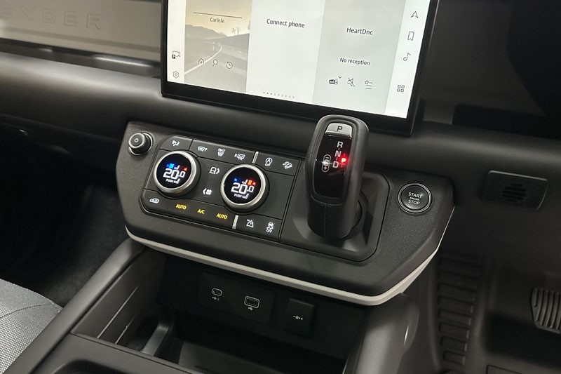 2024 (24) LAND ROVER DEFENDER 3.0 D250 X-Dynamic HSE 90 3dr Auto 4841451