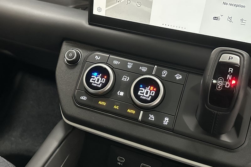 2024 (24) LAND ROVER DEFENDER 3.0 D250 X-Dynamic HSE 90 3dr Auto 4841452