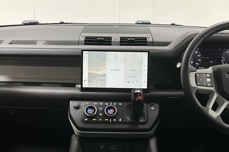 2024 (24) LAND ROVER DEFENDER 3.0 D250 X-Dynamic HSE 90 3dr Auto 4841436