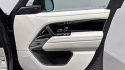 2024 (24) LAND ROVER RANGE ROVER 3.0 D300 SE 4dr Auto 4842560