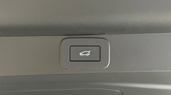 2024 (24) LAND ROVER RANGE ROVER 3.0 D300 SE 4dr Auto 4842595