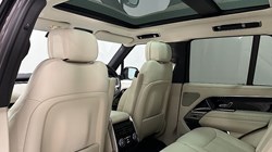 2024 (24) LAND ROVER RANGE ROVER 3.0 D300 SE 4dr Auto 4842587