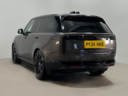 2024 (24) LAND ROVER RANGE ROVER 3.0 D300 SE 4dr Auto