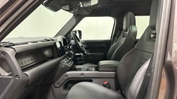 2025 (25) LAND ROVER DEFENDER 4.4 P635 Octa 110 5dr Auto 4840284