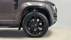 2025 (25) LAND ROVER DEFENDER 4.4 P635 Octa 110 5dr Auto 4840289