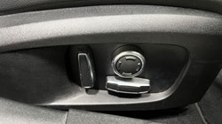 2021 (71) JAGUAR XE 2.0 D200 R-Dynamic Black 4dr Auto 4836317