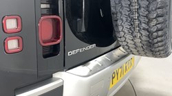 2021 (71) LAND ROVER DEFENDER 3.0 D250 SE 110 5dr Auto 4847021