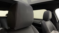 2025 (75) LAND ROVER RANGE ROVER VELAR 2.0 D200 MHEV Dynamic SE 5dr Auto 5567395