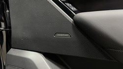 2025 (75) LAND ROVER RANGE ROVER VELAR 2.0 D200 MHEV Dynamic SE 5dr Auto 5567388
