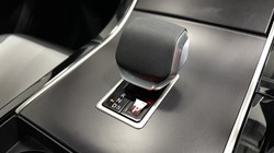 2025 (75) LAND ROVER RANGE ROVER VELAR 2.0 D200 MHEV Dynamic SE 5dr Auto 5567399