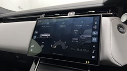 2025 (75) LAND ROVER RANGE ROVER VELAR 2.0 D200 MHEV Dynamic SE 5dr Auto 5567402