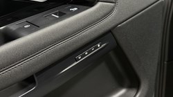 2019 (19) LAND ROVER RANGE ROVER EVOQUE 2.0 P200 R-Dynamic SE 5dr Auto 4886248