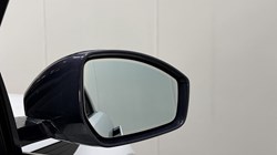 2019 (19) LAND ROVER RANGE ROVER EVOQUE 2.0 P200 R-Dynamic SE 5dr Auto 4886227