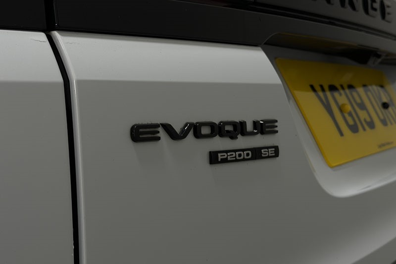 2019 (19) LAND ROVER RANGE ROVER EVOQUE 2.0 P200 R-Dynamic SE 5dr Auto 4886256