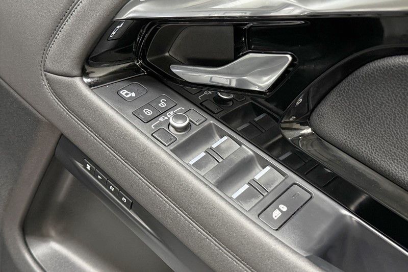 2019 (19) LAND ROVER RANGE ROVER EVOQUE 2.0 P200 R-Dynamic SE 5dr Auto 4886225