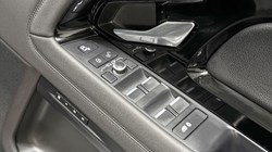 2019 (19) LAND ROVER RANGE ROVER EVOQUE 2.0 P200 R-Dynamic SE 5dr Auto 4886225