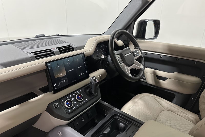 2022 (72) LAND ROVER DEFENDER 3.0 D250 HSE 110 5dr Auto 4841037