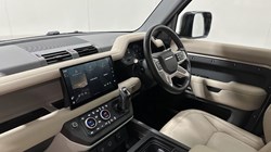 2022 (72) LAND ROVER DEFENDER 3.0 D250 HSE 110 5dr Auto 4841037