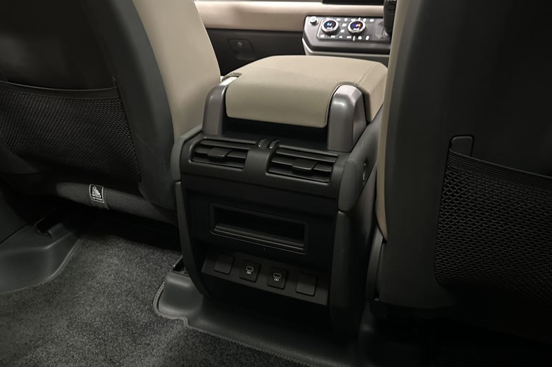 2022 (72) LAND ROVER DEFENDER 3.0 D250 HSE 110 5dr Auto 4841012