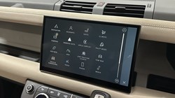 2022 (72) LAND ROVER DEFENDER 3.0 D250 HSE 110 5dr Auto 4841032