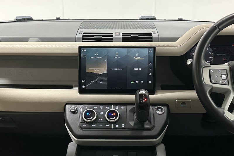 2022 (72) LAND ROVER DEFENDER 3.0 D250 HSE 110 5dr Auto 4841011