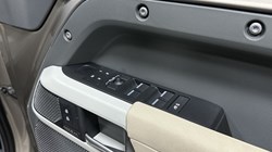 2022 (72) LAND ROVER DEFENDER 3.0 D250 HSE 110 5dr Auto 4841015