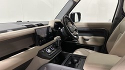 2022 (72) LAND ROVER DEFENDER 3.0 D250 HSE 110 5dr Auto 4841036