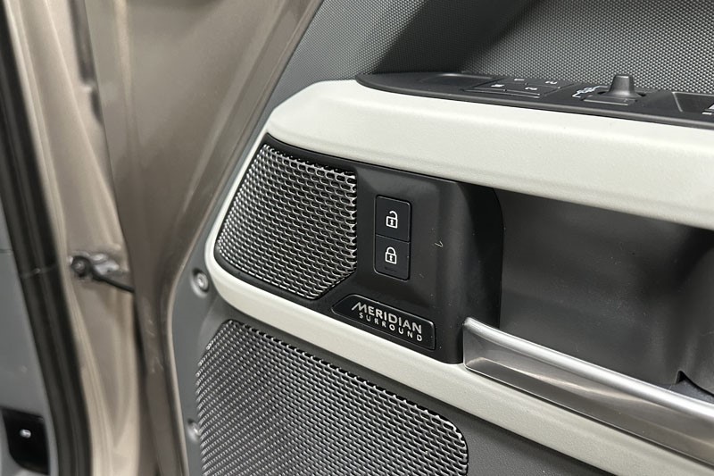 2022 (72) LAND ROVER DEFENDER 3.0 D250 HSE 110 5dr Auto 4841016