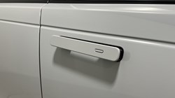 2025 (75) LAND ROVER RANGE ROVER VELAR 2.0 D200 MHEV Dynamic SE 5dr Auto 5608132