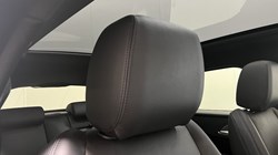 2025 (75) LAND ROVER RANGE ROVER VELAR 2.0 D200 MHEV Dynamic SE 5dr Auto 5608108