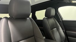 2025 (75) LAND ROVER RANGE ROVER VELAR 2.0 D200 MHEV Dynamic SE 5dr Auto 5608107
