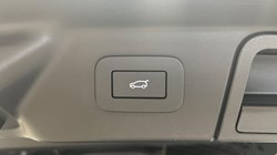 2025 (75) LAND ROVER RANGE ROVER VELAR 2.0 D200 MHEV Dynamic SE 5dr Auto 5608129