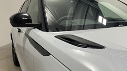 2025 (75) LAND ROVER RANGE ROVER VELAR 2.0 D200 MHEV Dynamic SE 5dr Auto 5608135