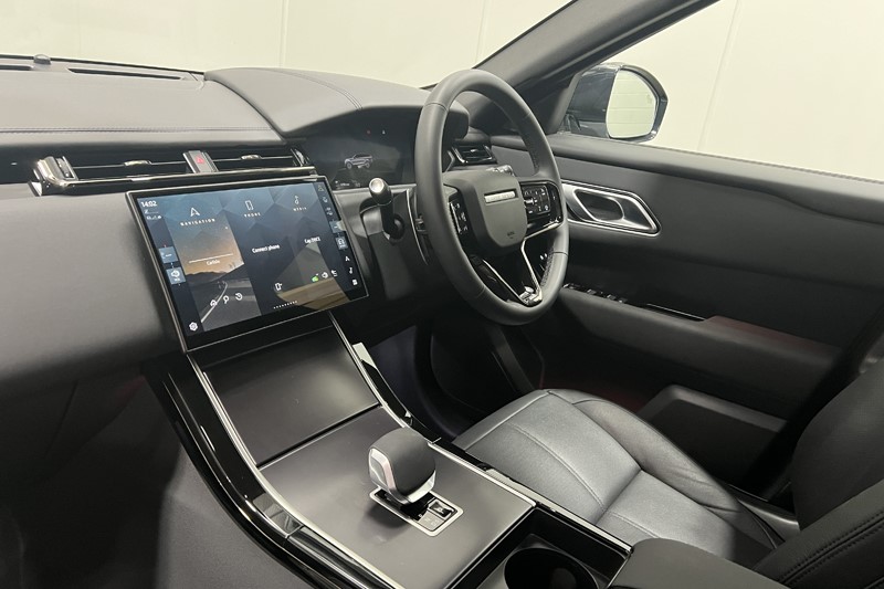 2025 (75) LAND ROVER RANGE ROVER VELAR 2.0 D200 MHEV Dynamic SE 5dr Auto 5608123