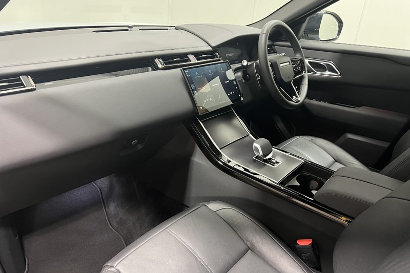 2025 (75) LAND ROVER RANGE ROVER VELAR 2.0 D200 MHEV Dynamic SE 5dr Auto 5608122