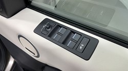 2023 (73) LAND ROVER DISCOVERY 3.0 D300 Dynamic SE 5dr Auto 5204584