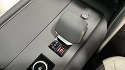 2023 (73) LAND ROVER DISCOVERY 3.0 D300 Dynamic SE 5dr Auto 5204593