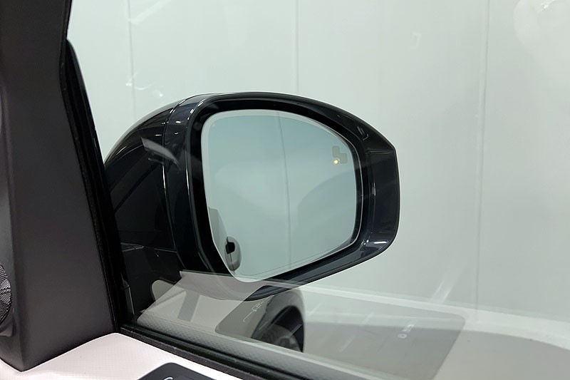 2023 (73) LAND ROVER DISCOVERY 3.0 D300 Dynamic SE 5dr Auto 5204585