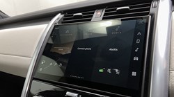 2023 (73) LAND ROVER DISCOVERY 3.0 D300 Dynamic SE 5dr Auto 5204596