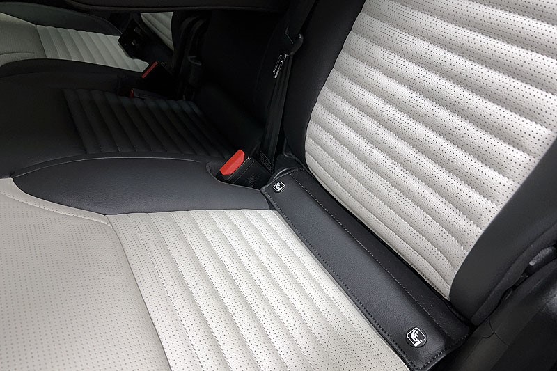 2023 (73) LAND ROVER DISCOVERY 3.0 D300 Dynamic SE 5dr Auto 5204611