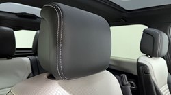 2023 (73) LAND ROVER DISCOVERY 3.0 D300 Dynamic SE 5dr Auto 5204589