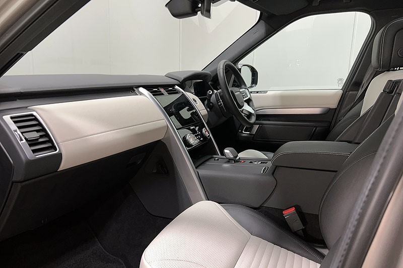 2023 (73) LAND ROVER DISCOVERY 3.0 D300 Dynamic SE 5dr Auto 5204604