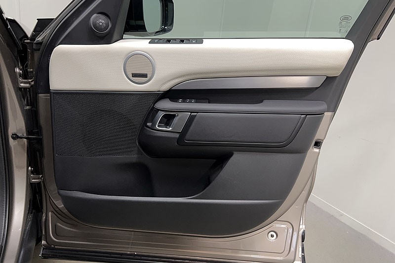 2023 (73) LAND ROVER DISCOVERY 3.0 D300 Dynamic SE 5dr Auto 5204581