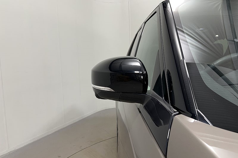 2023 (73) LAND ROVER DISCOVERY 3.0 D300 Dynamic SE 5dr Auto 5204622